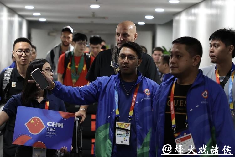 中国男篮抵达菲律宾，将于26日出战首场小组赛