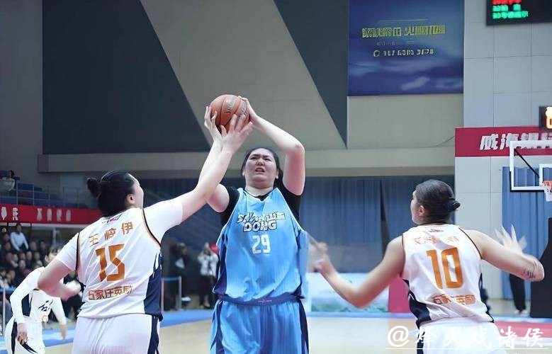 “小巨人”张子宇迎来WCBA首秀 “小巨人”张子宇迎来WCBA首秀