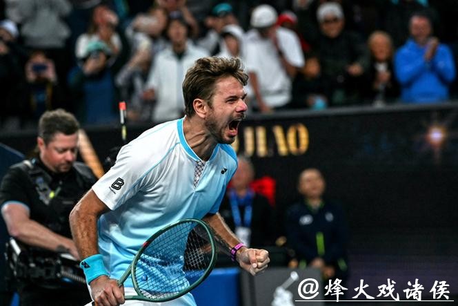 40岁网坛老将瓦林卡五盘鏖战逆转获胜,墨尔本告别之旅再创新纪录 40岁网坛老将瓦林卡五盘鏖战逆转获胜,墨尔本告别之旅再创新纪录